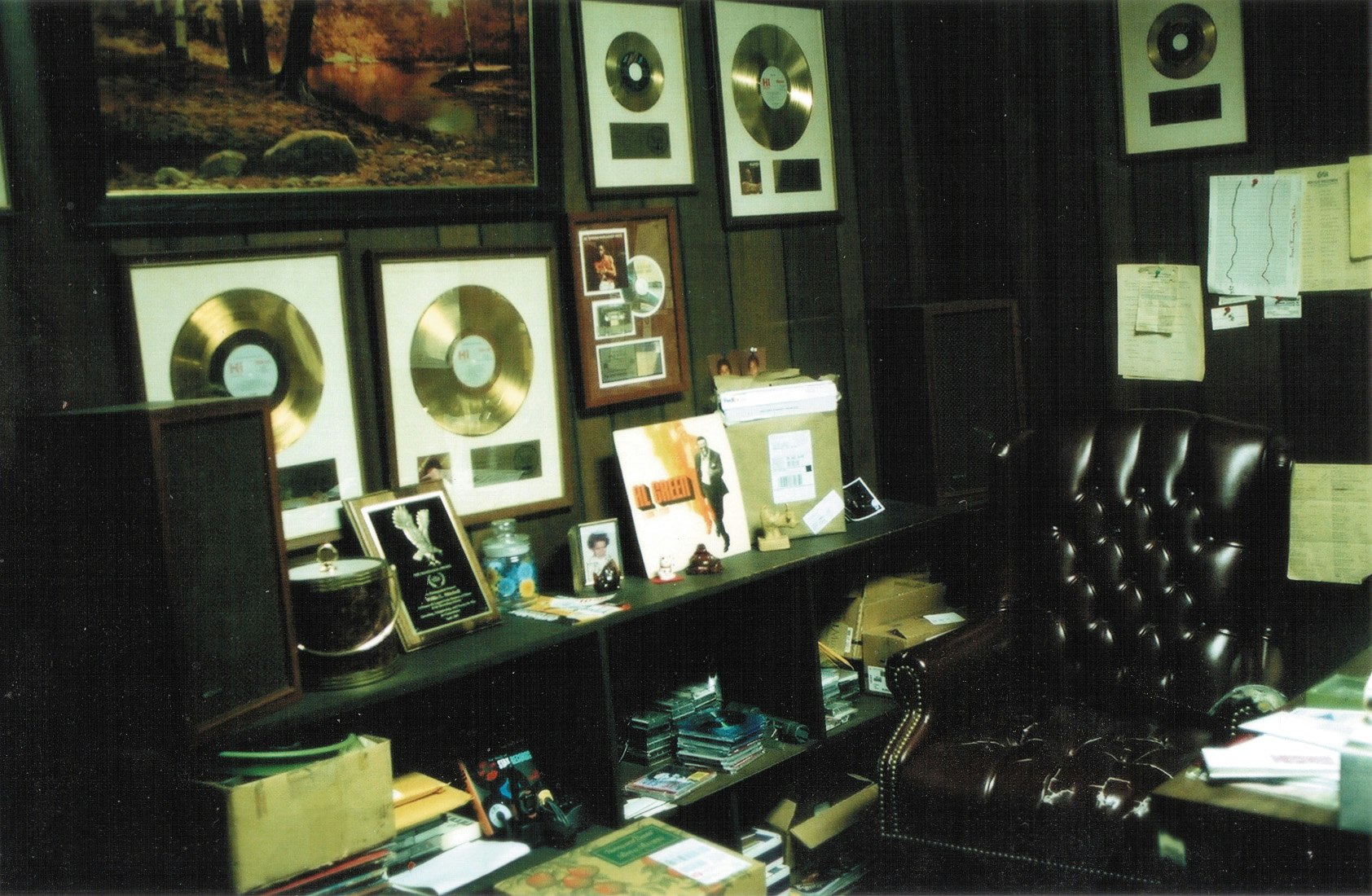 Photo by Robert Barnett.
